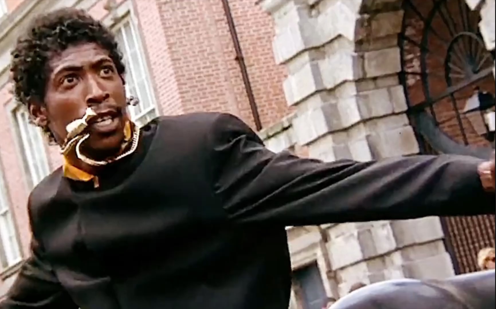 活动作品成龙跑酷界的祖师爷跑步带风的男人