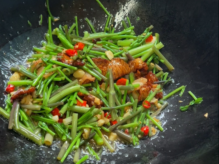 今天你吃饭了吗,野芹菜炒肉