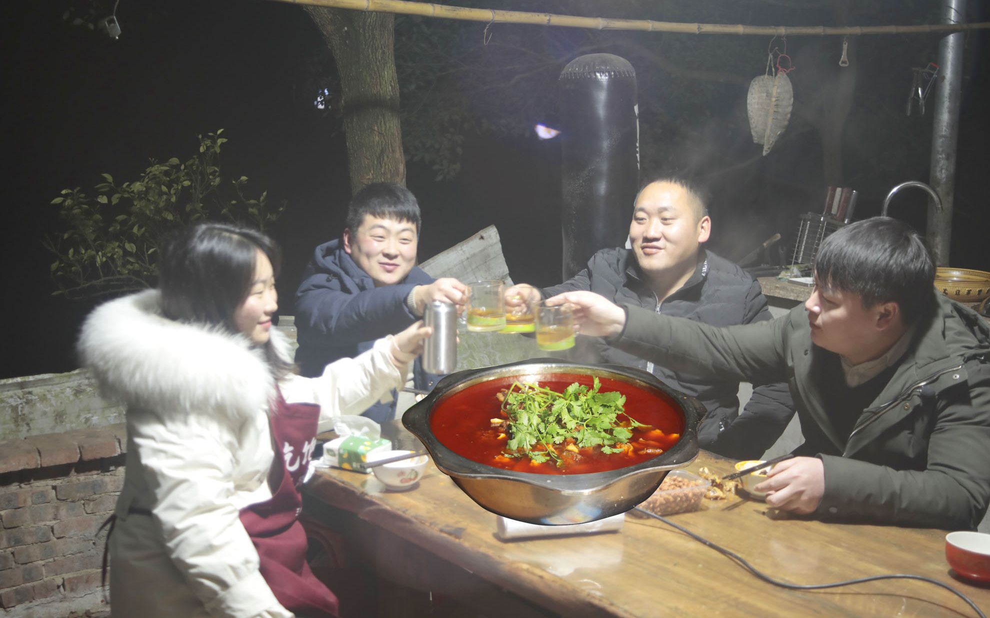 活动作品冬至整一盆带皮羊肉火锅美滋滋德哥和朋友们边吃边聊真热闹