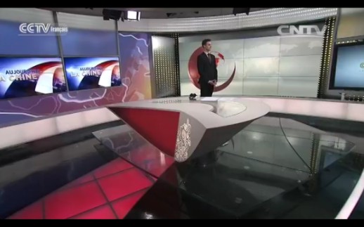 CCTV Le journal 17h 10/02/2015，présenté par：Yves Mouillet