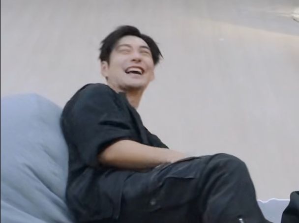 庆怜装"凶"萌哭严屹宽,严屹宽跟庆怜说话的语气完全就是慈祥的父亲