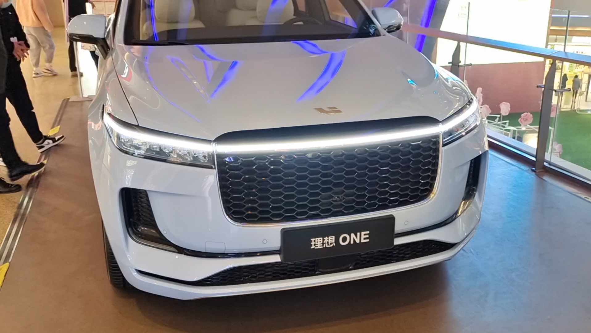 去看了一下理想one的实车,增程式电动