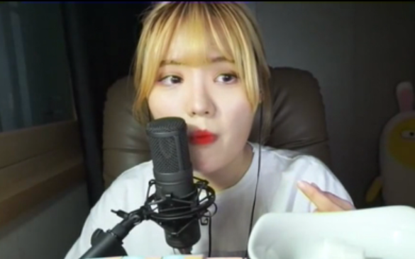 【会霍呦呦的小姐姐asmr】方糖咀嚼音剪辑版