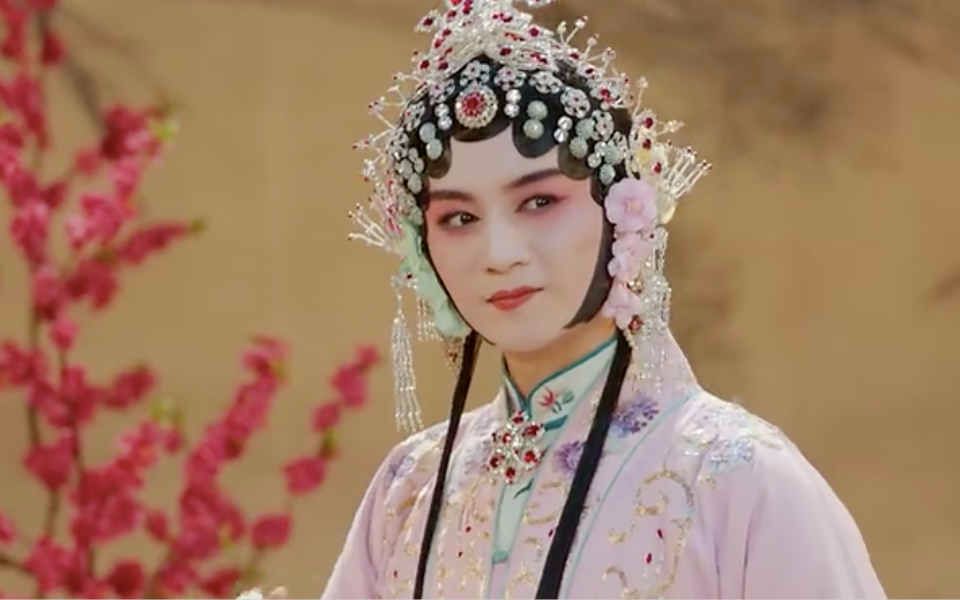 《那年花开月正圆》里陈晓的两套女装把孙俪迷得团团转,你喜欢哪个?