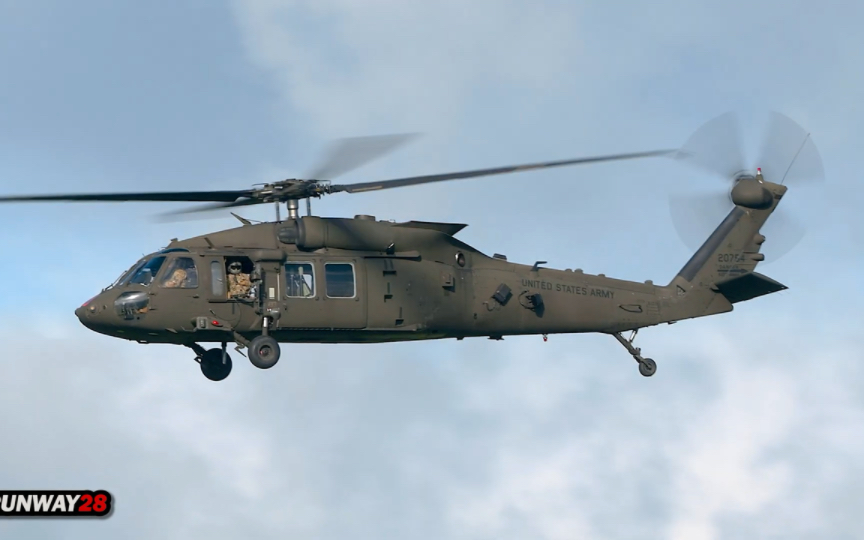 【直升机鉴赏】4k原声 ch-47,uh-60,ah-64直升机起降飞行!