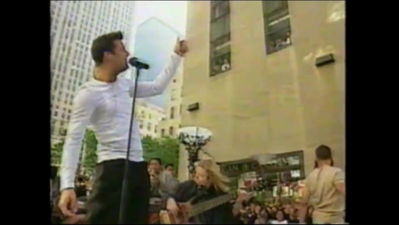 [图]【超人气今日秀现场】Ricky Martin Live Today Show NBC 1999.06.11