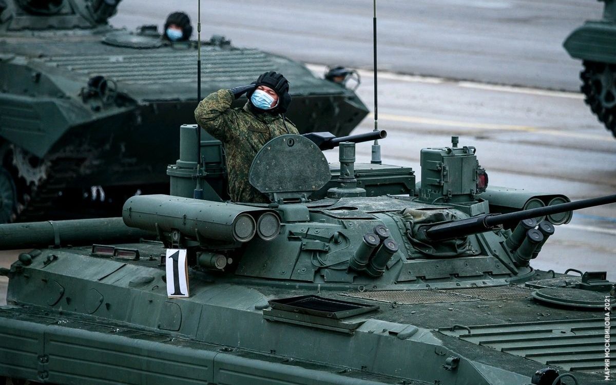 bmp2m顶级房单车核弹citv引导短号四联发不比菊花车牛逼多了