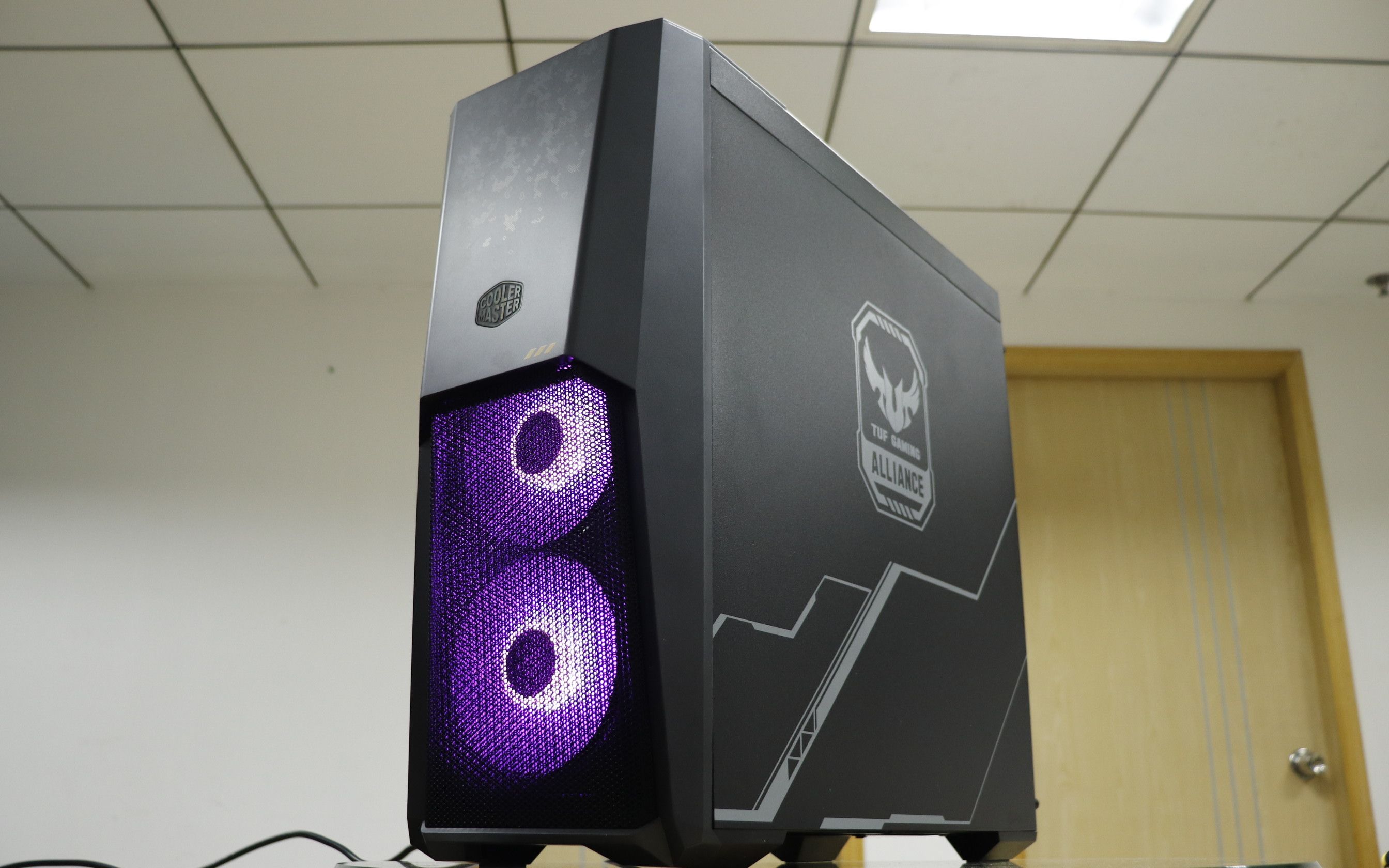 【华硕全家桶】酷冷至尊mb500 tuf版一体式水冷电脑主机,i7 9700k