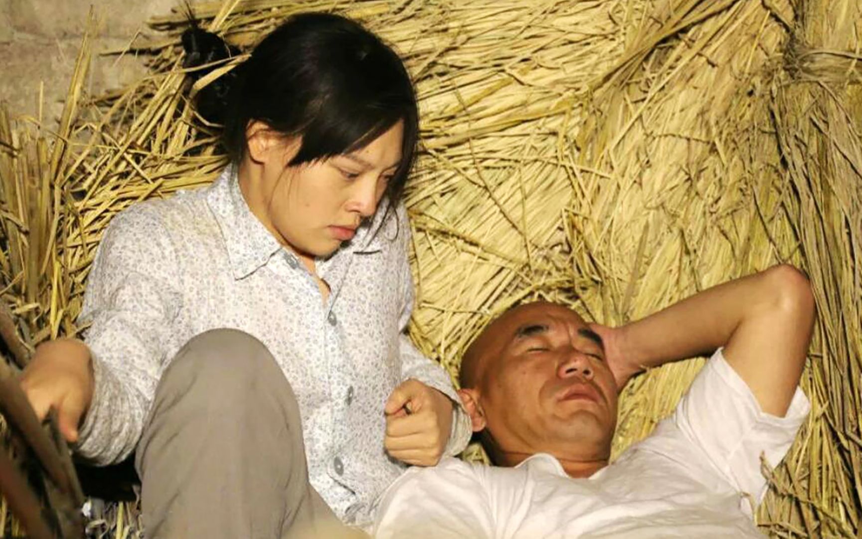 少女被拐卖到偏远山村,每日受尽委屈,全村人守着不让逃走!