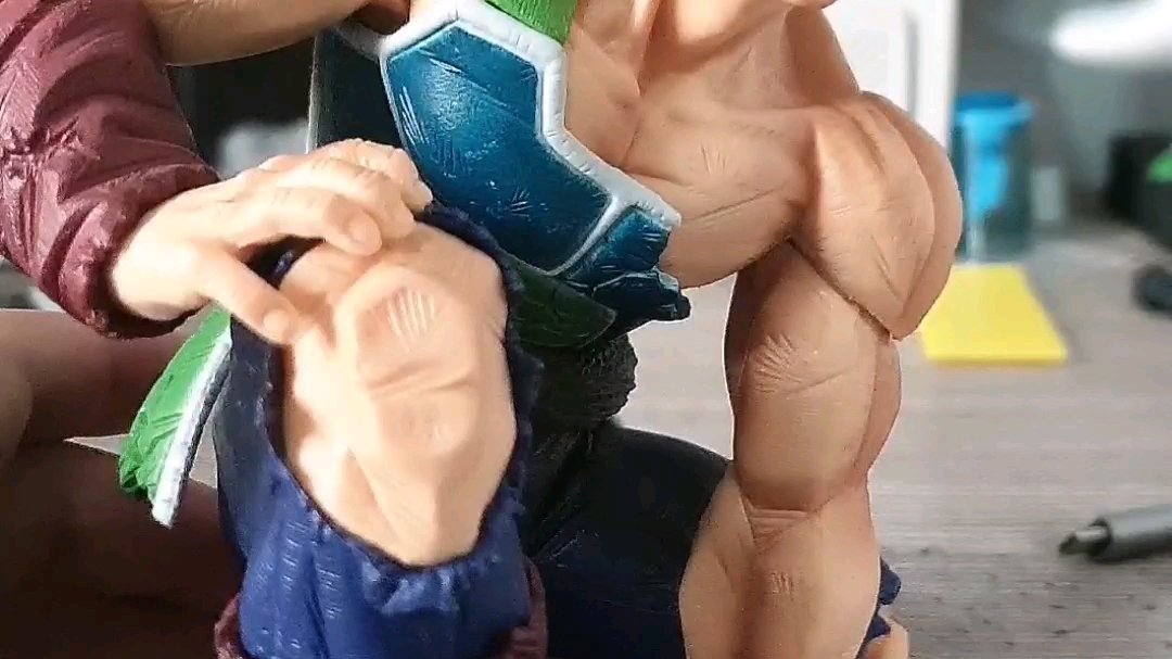 国产龙珠翻模手办bwfc10周年战损巴达克