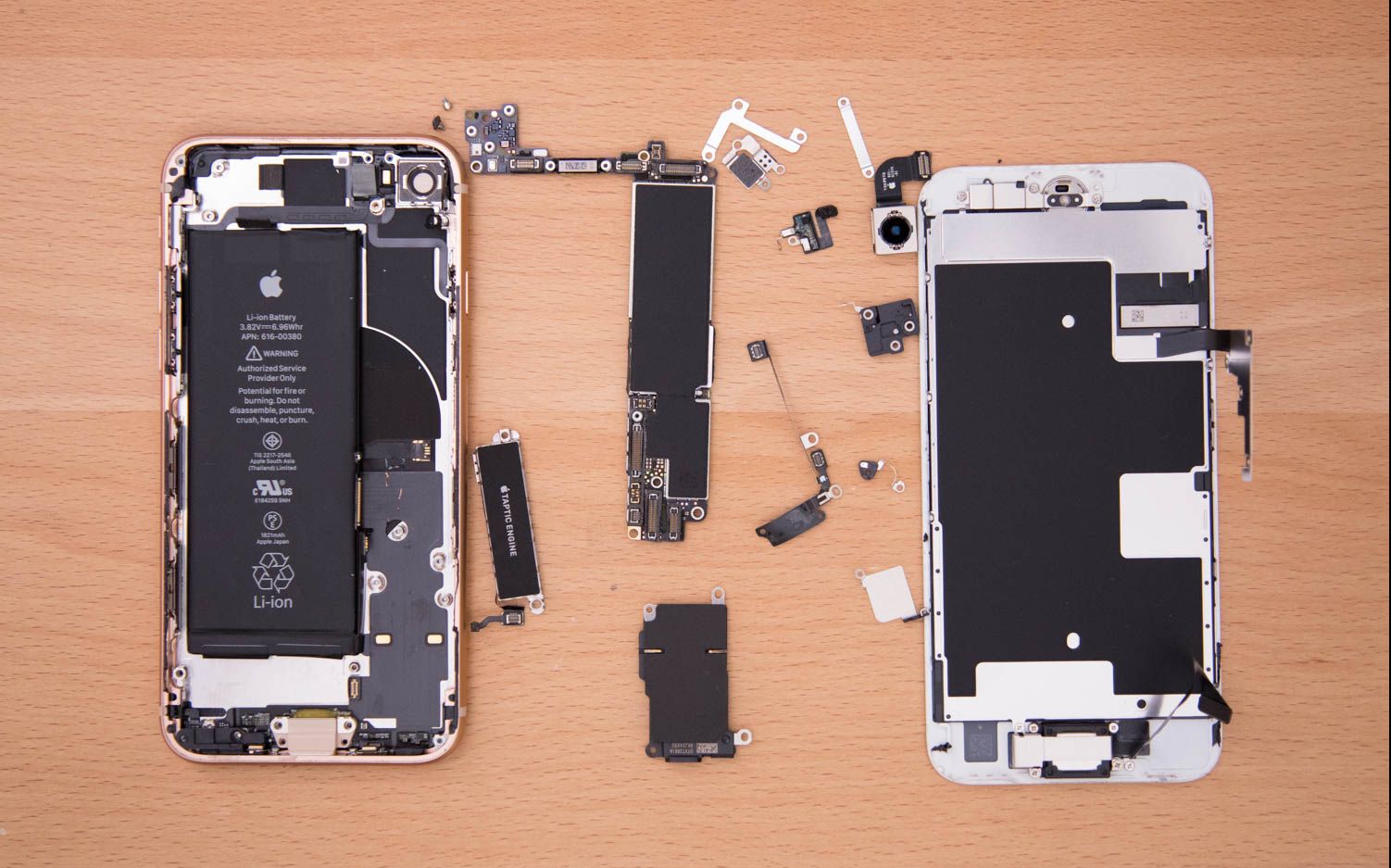 iphone8拆机做工复杂拼装难度大