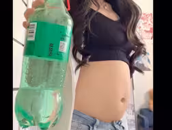 吃撑大肚吧