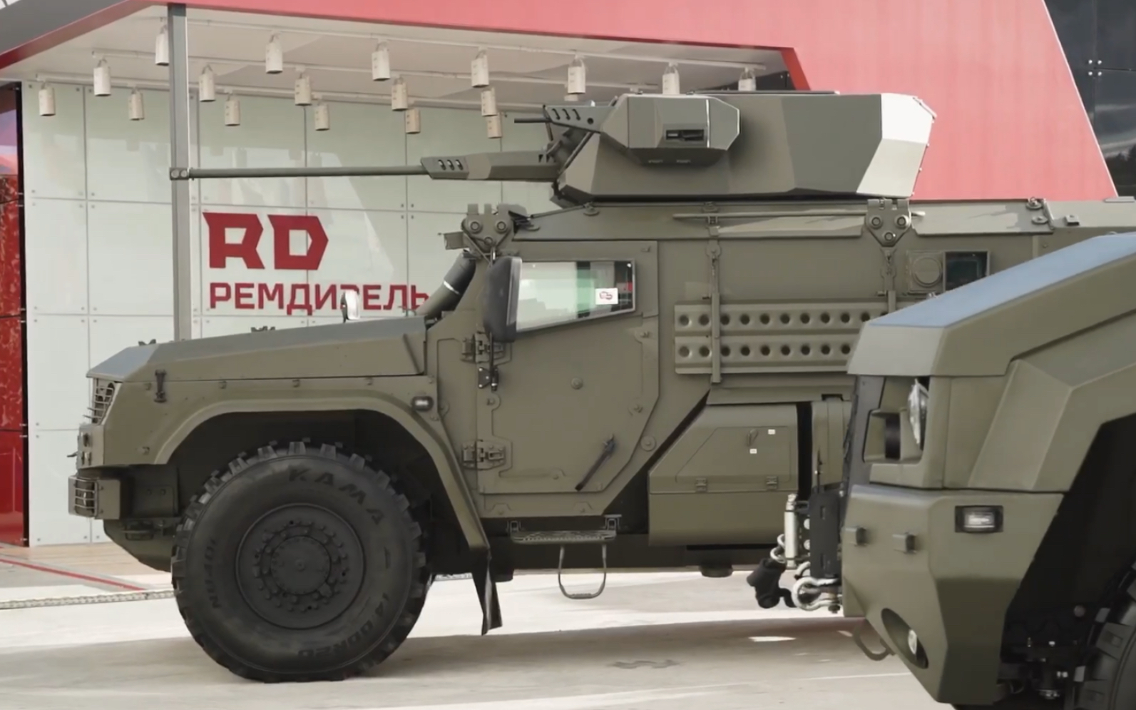 俄罗斯台风vdv空降战车