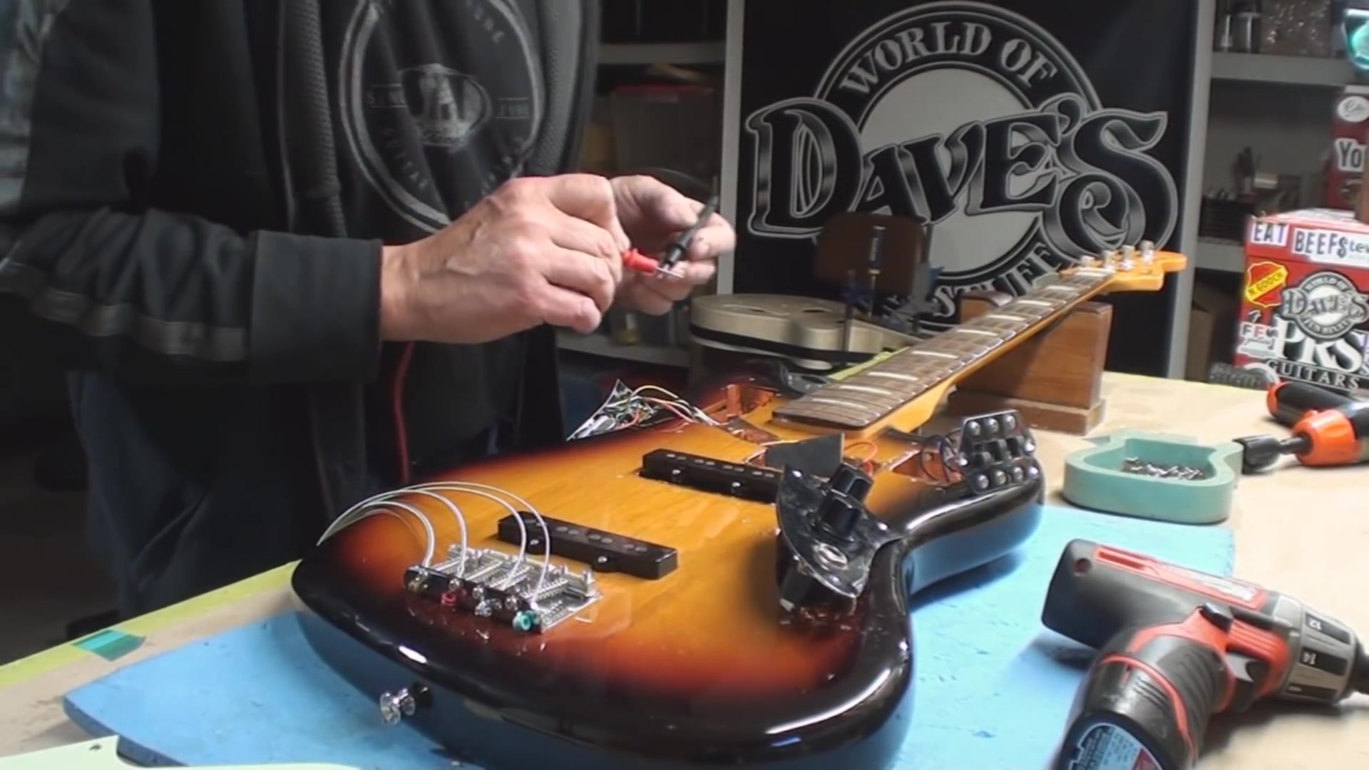 【戴夫的娱乐世界】给fender jaguar bass重新做个屏蔽