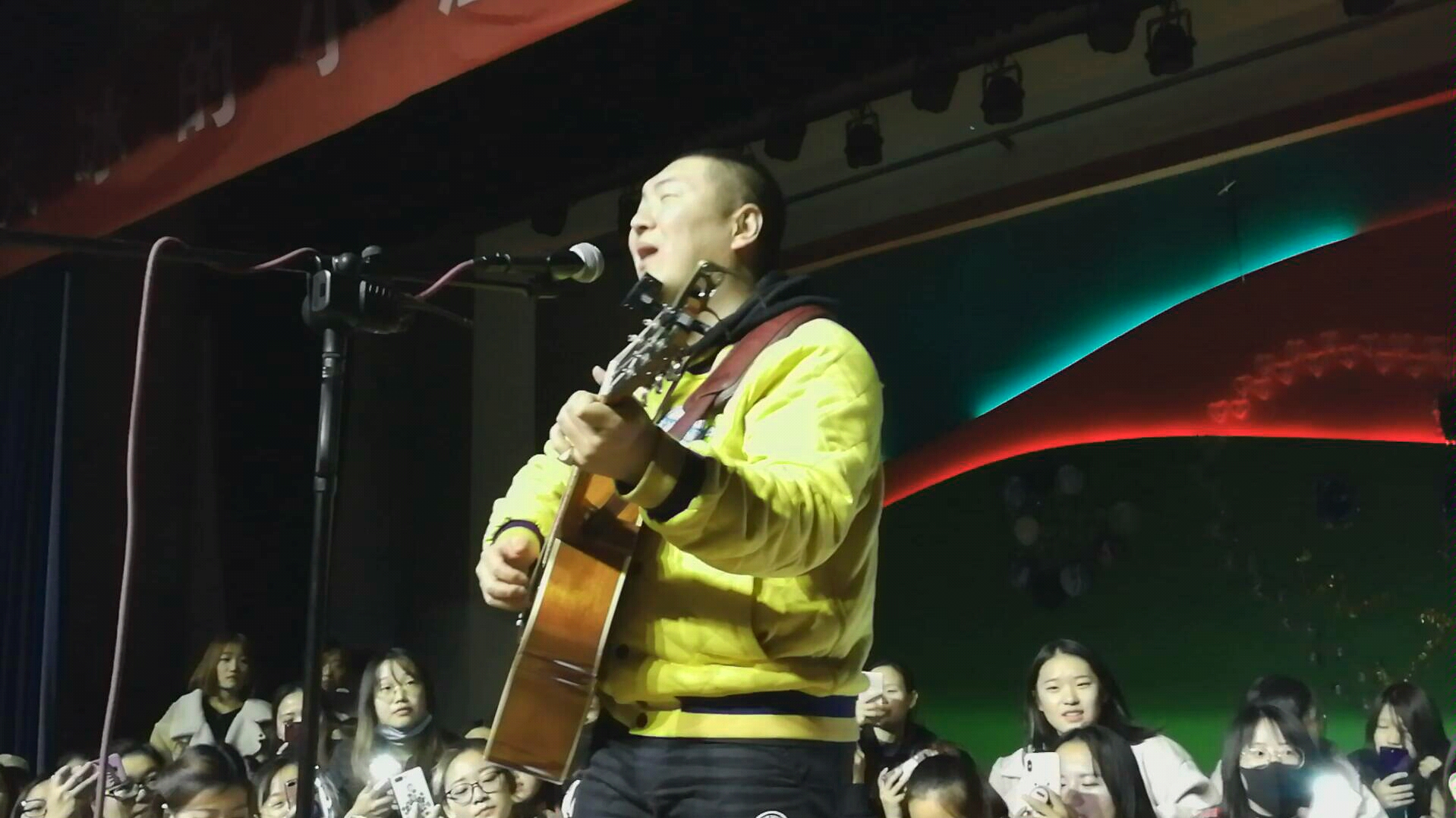 【王继阳】小猫【大冰的小屋百城百校音乐会】_哔哩哔哩 (゜-゜)つロ