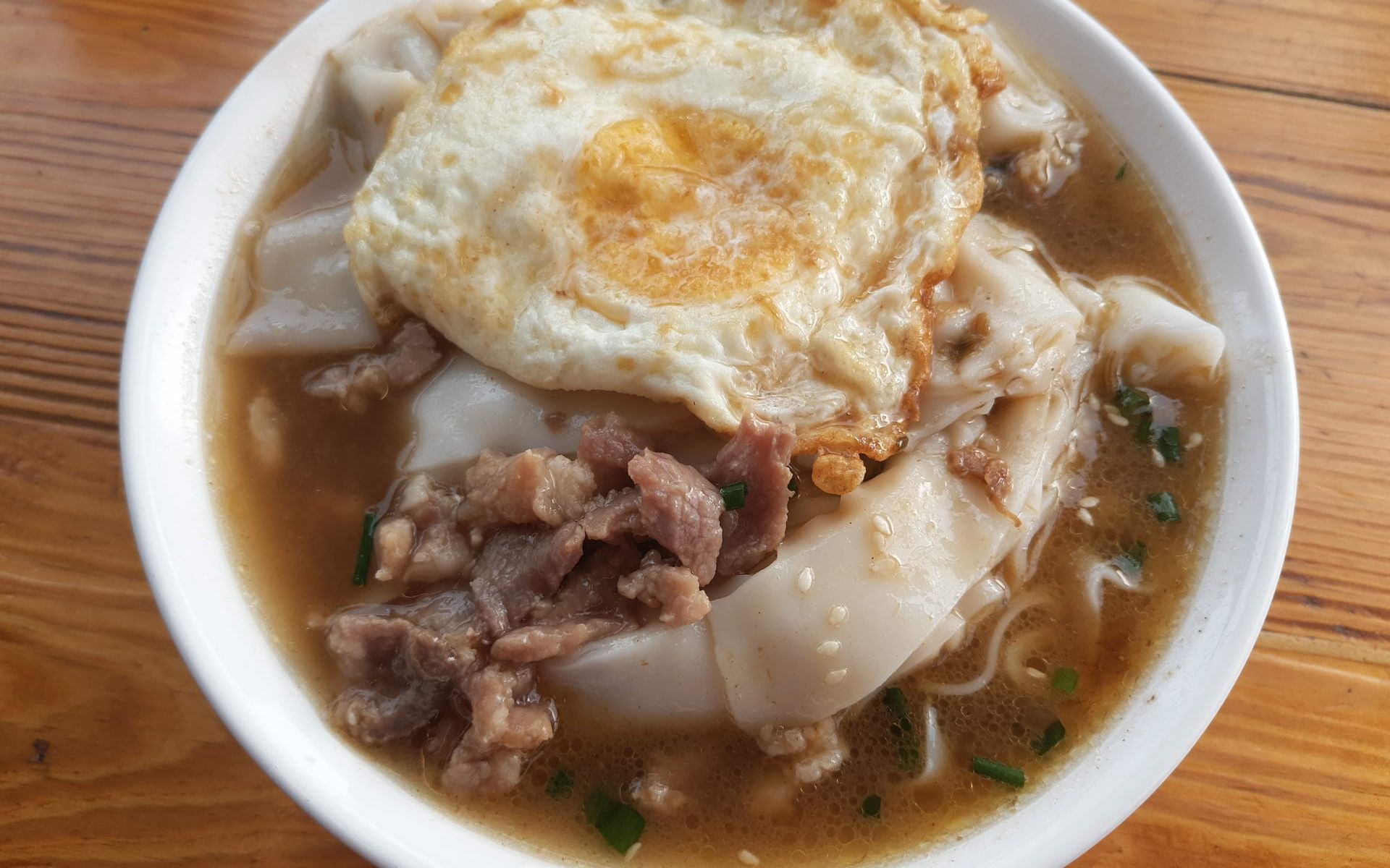 广州早餐,岑溪石磨粉,瘦肉汤粉加蛋10元