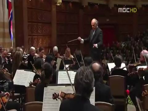 [图]纽约爱乐乐团 平壤 演奏 阿里郎，洛林·马泽尔指挥。NY Philharmonic performs Arirang in N. Korea