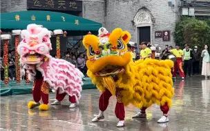 Скачать видео: 爱看醒狮的人有福了，祖庙的舞狮表演超好看的