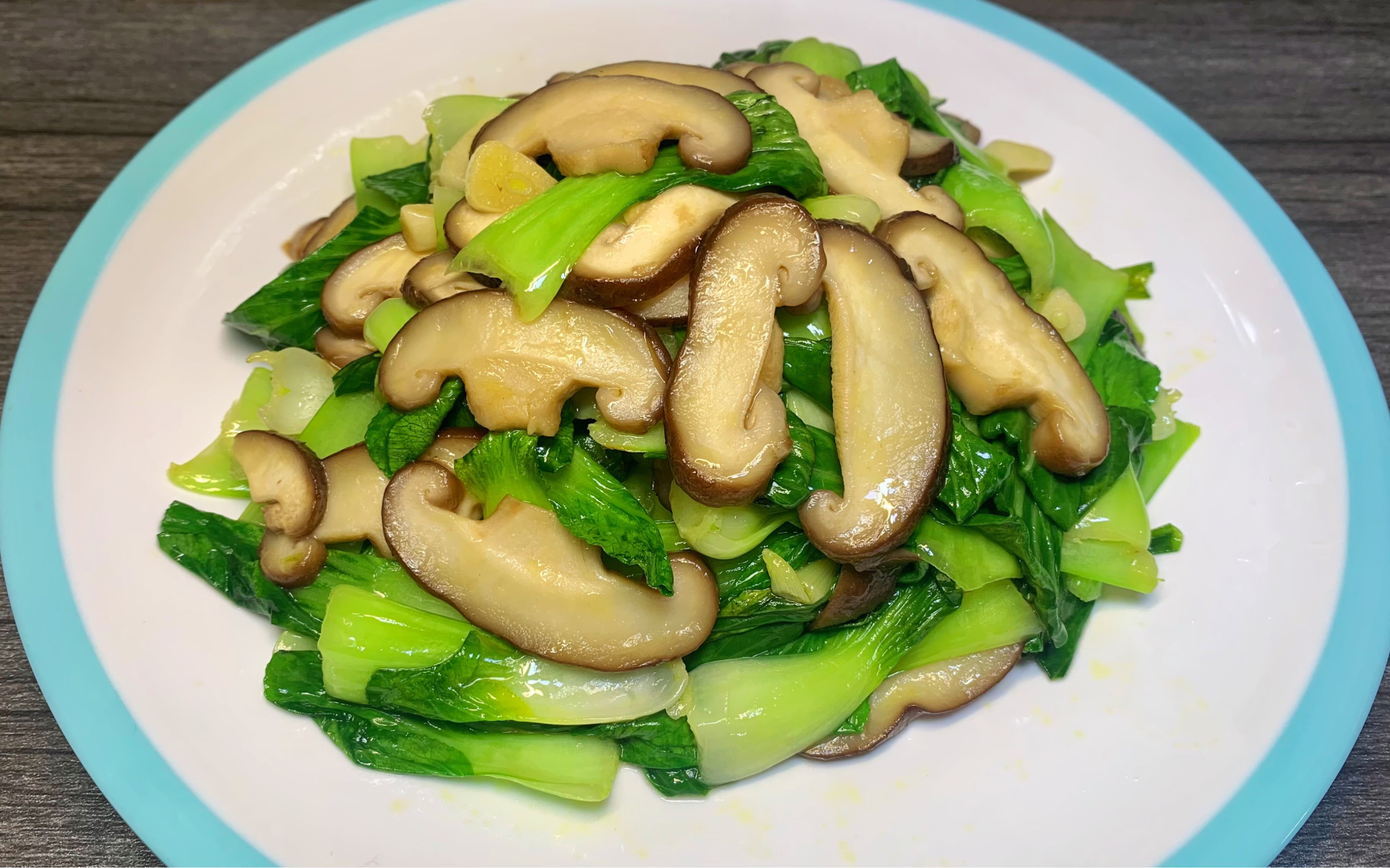 香菇炒青菜最简单的做法,掌握技巧,清脆爽口,鲜香入味又好吃