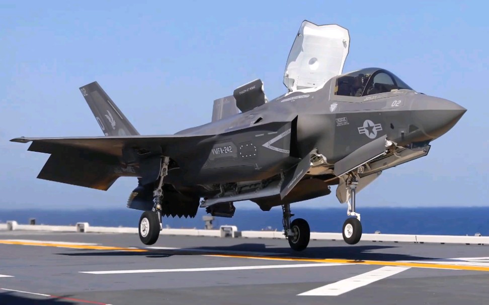 实拍日本出云号 实验f35b垂直起降 时隔半个多世纪 日本再次拥有航母