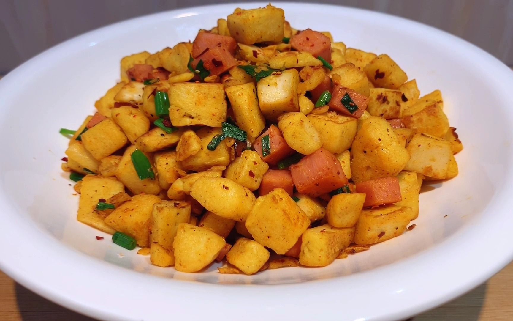 剩馒头不想吃了教你做鸡蛋炒馒头金黄酥脆简单好吃又营养