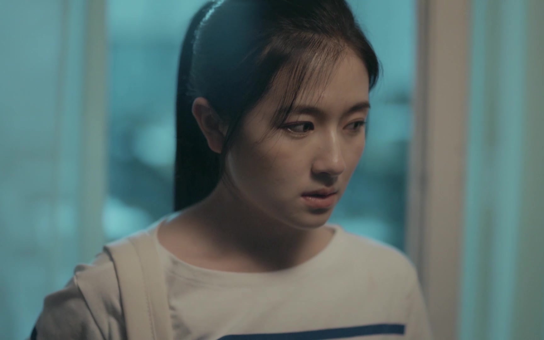 《别想打扰我学习》-放学学校断电南向晚害怕下楼分神崴脚