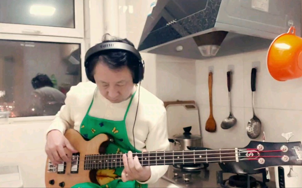 [图]《Hysteria 》Bass Cover