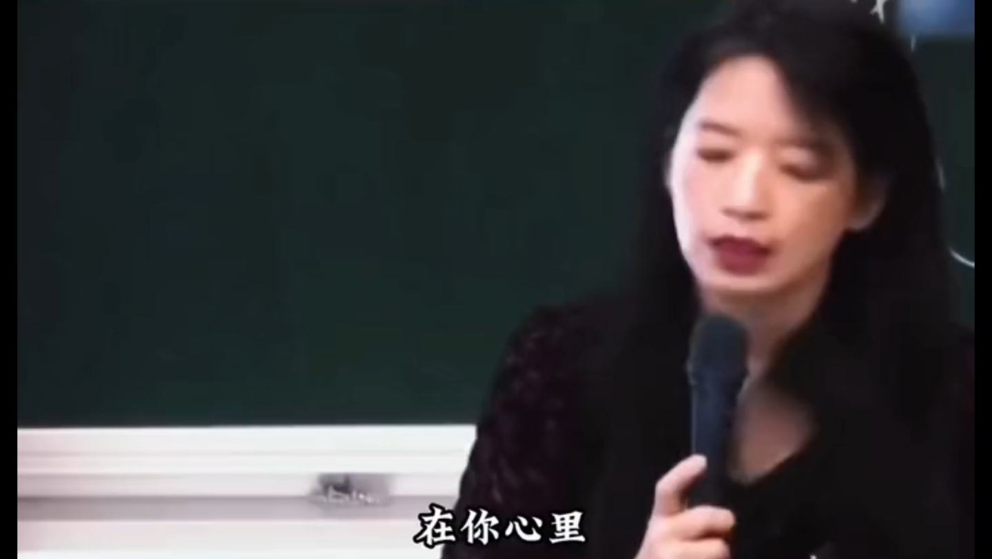 [图]“人在没有感觉到被爱的时候，脾气才会变差，你回头看看，你爱我的日子里，我哪天不温柔。”