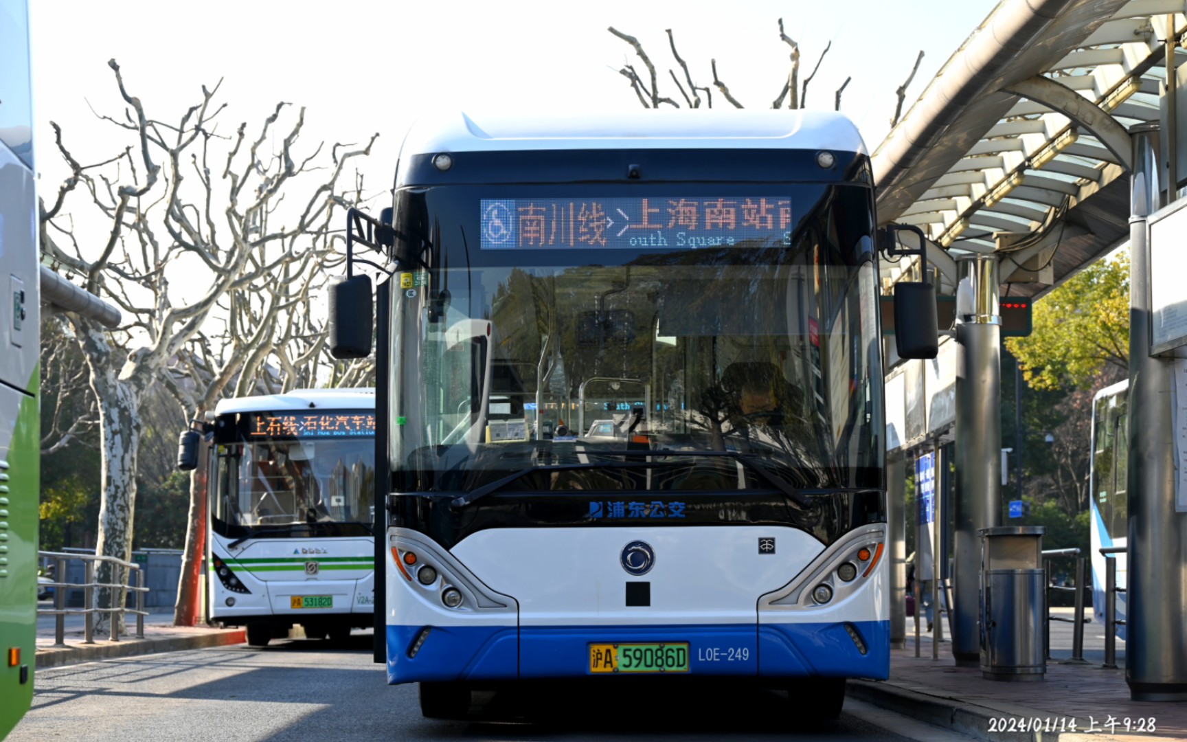 【南川线】上海公交浦东杨高南川线l0e-268出上海南站