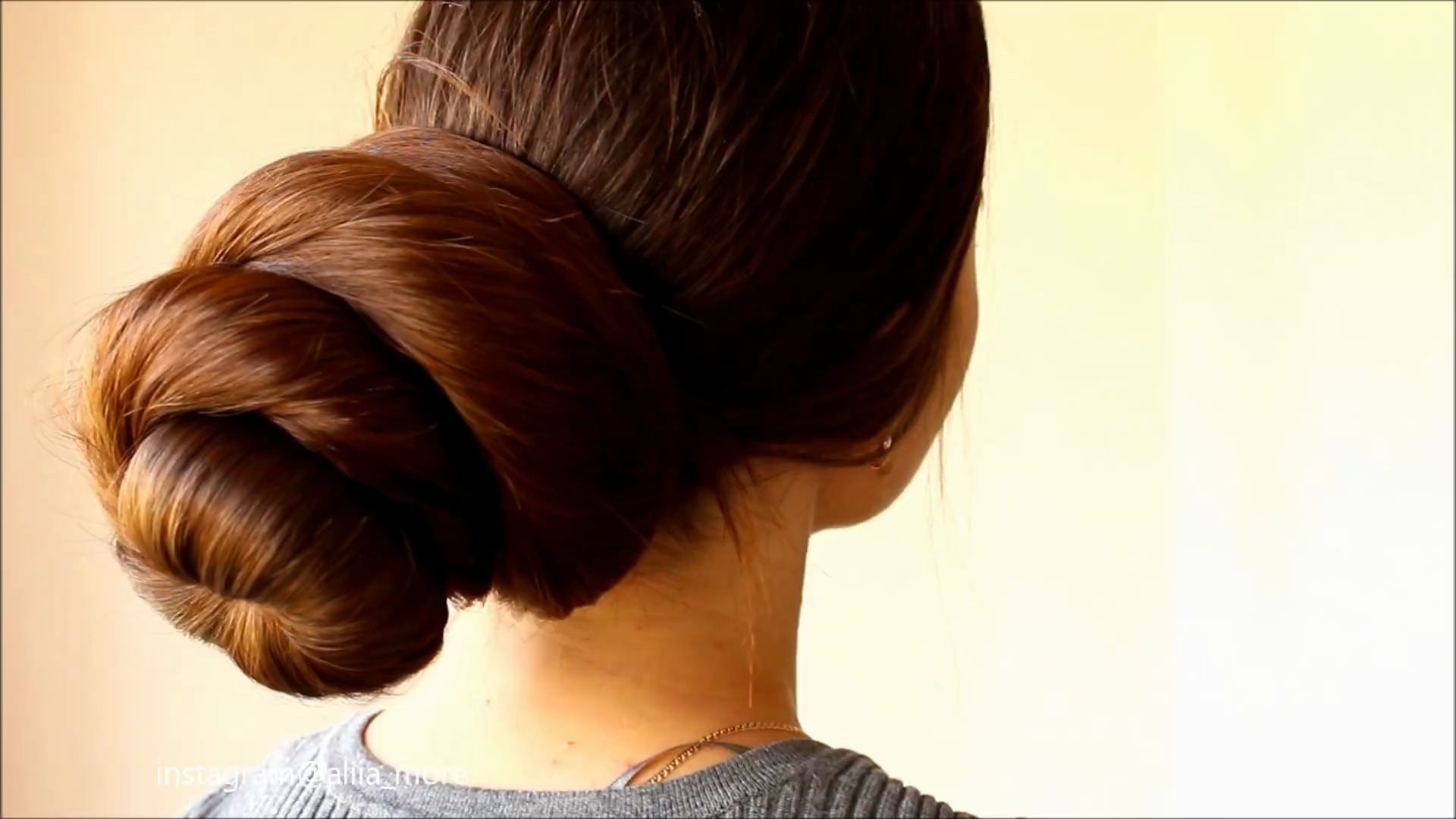 [图]THE LONGEST HAIR EVER!