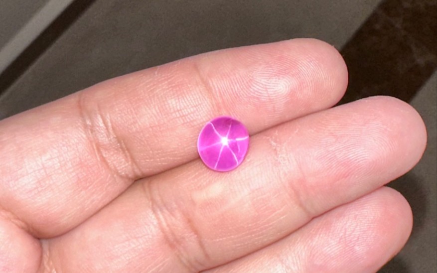 玻璃体星光红宝缅甸 9.