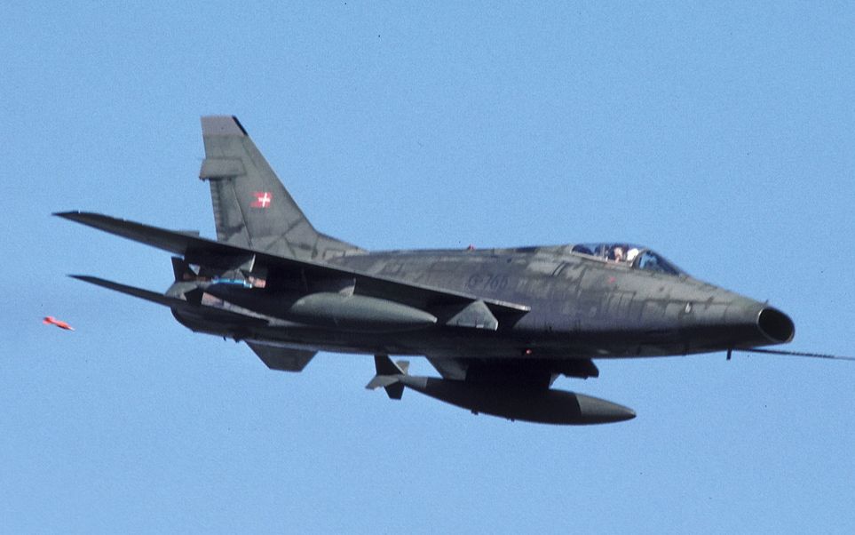 飞跃音速f100超级佩刀实战解说玩法推荐战争雷霆