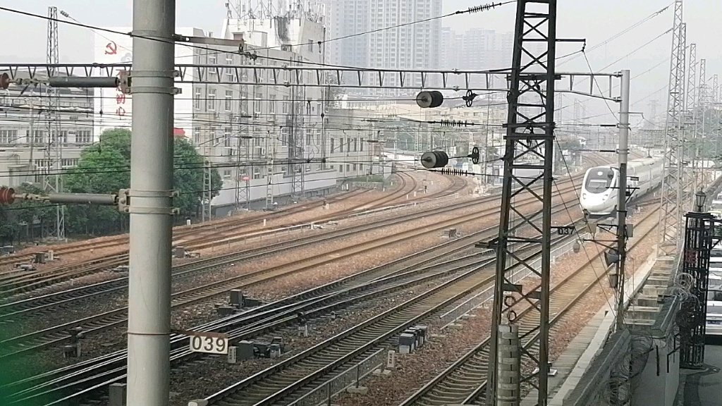 crh5ad2782/2783进郑州站_哔哩哔哩_bilibili