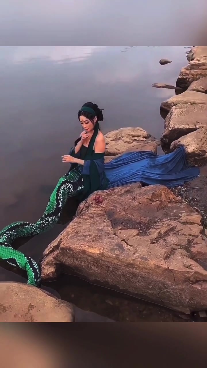 化妆分享 化妆教程 美妆 大师!这里有个97"小青蛇"快来收了她!