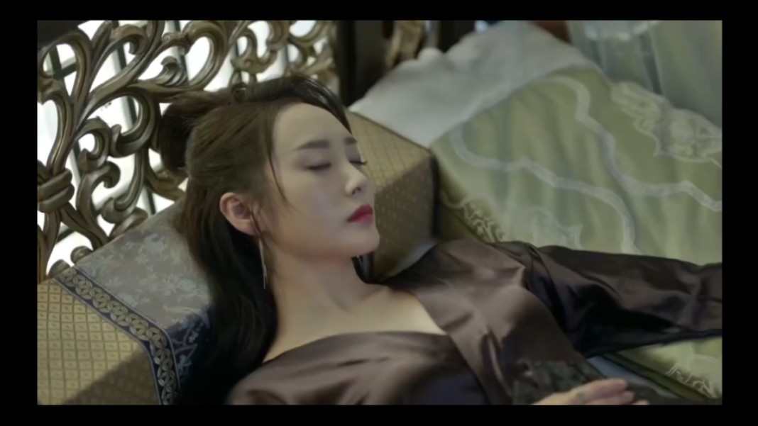 古装美女歌伎被下药迷晕