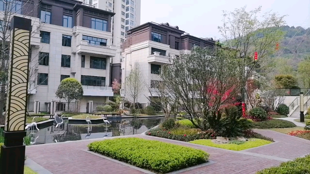 西山秘境小区环境优雅,你觉得呢?