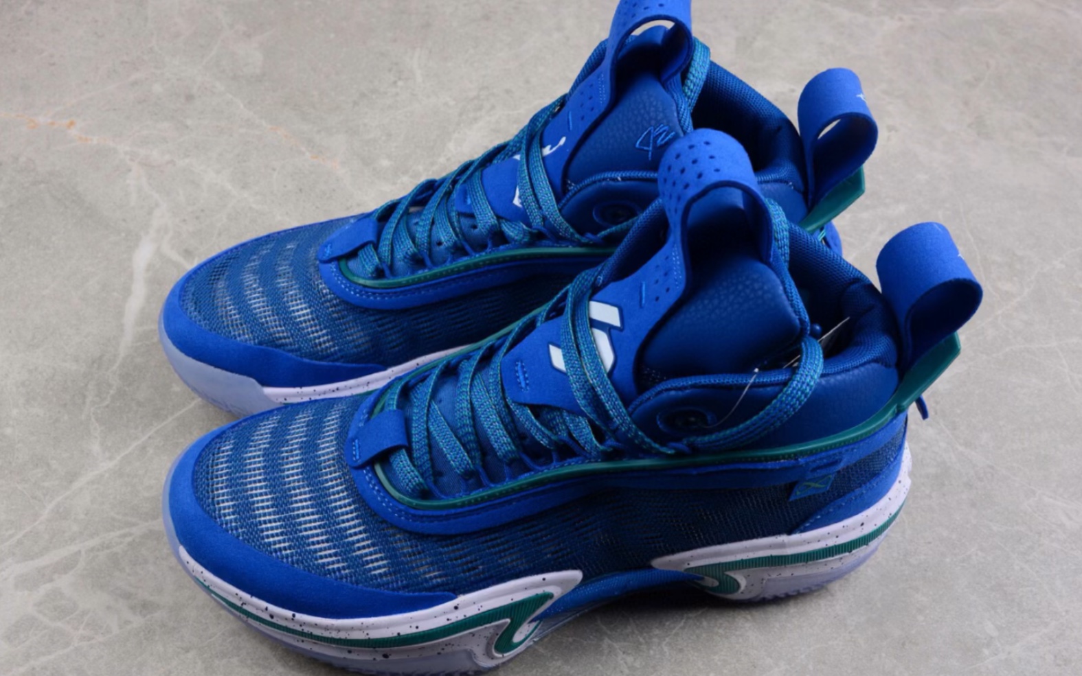 乔丹 air jordan 36 luka pe 东契奇 aj36 白蓝实战篮球鞋货号dj4483