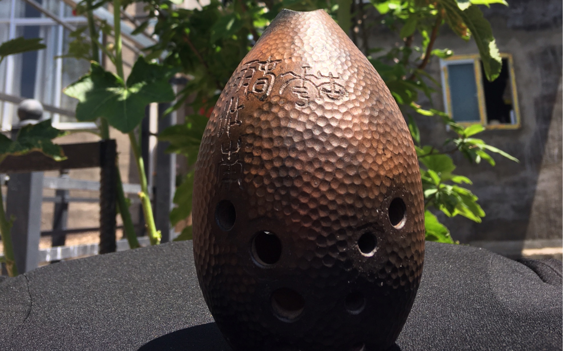 中国最古老的民族乐器陶埙制作之采陶土