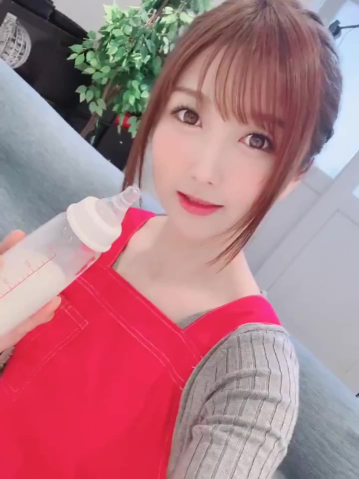 大槻响大槻ひびき姐姐喝的是牛奶吗