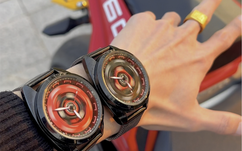 杜卡迪旋转表 你就说帅不帅