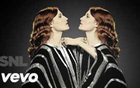 [图]【Florence+The Machine】Shake It Out (Live on SNL