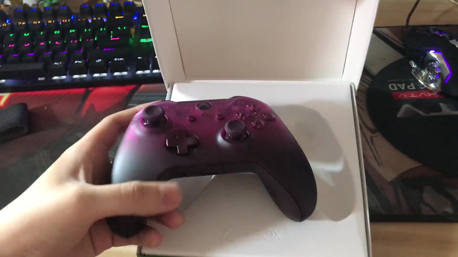 xbox手柄绝对领域紫开箱