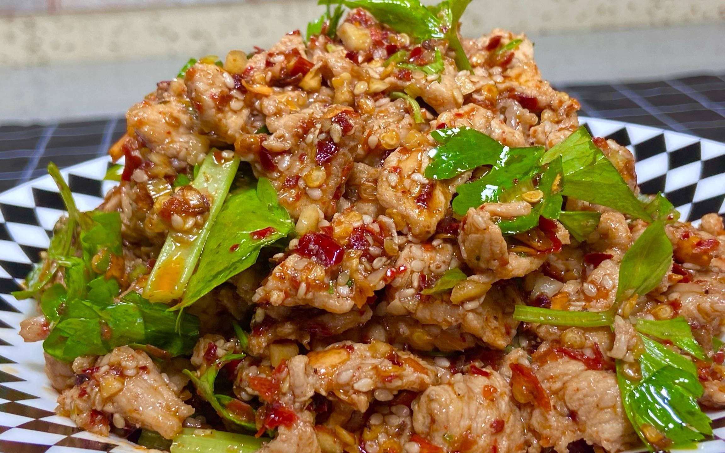 活动  瘦肉别再炒着吃,换成新做法,凉拌肉片爽口嫩滑,吃起来太过瘾了