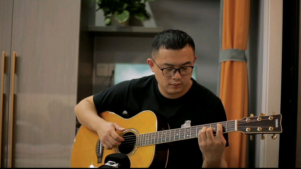 自学吉他三个月,翻弹陈亮老师新曲《我的故事》,弹得很差,轻喷_哔哩