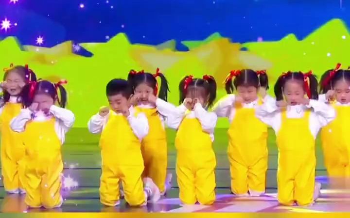 [图]幼儿园毕业舞蹈，我们不想长大幼儿园完整版幼儿园舞蹈幼儿舞蹈孩子成长长大不想长大毕业了幼儿园毕业舞蹈萌娃