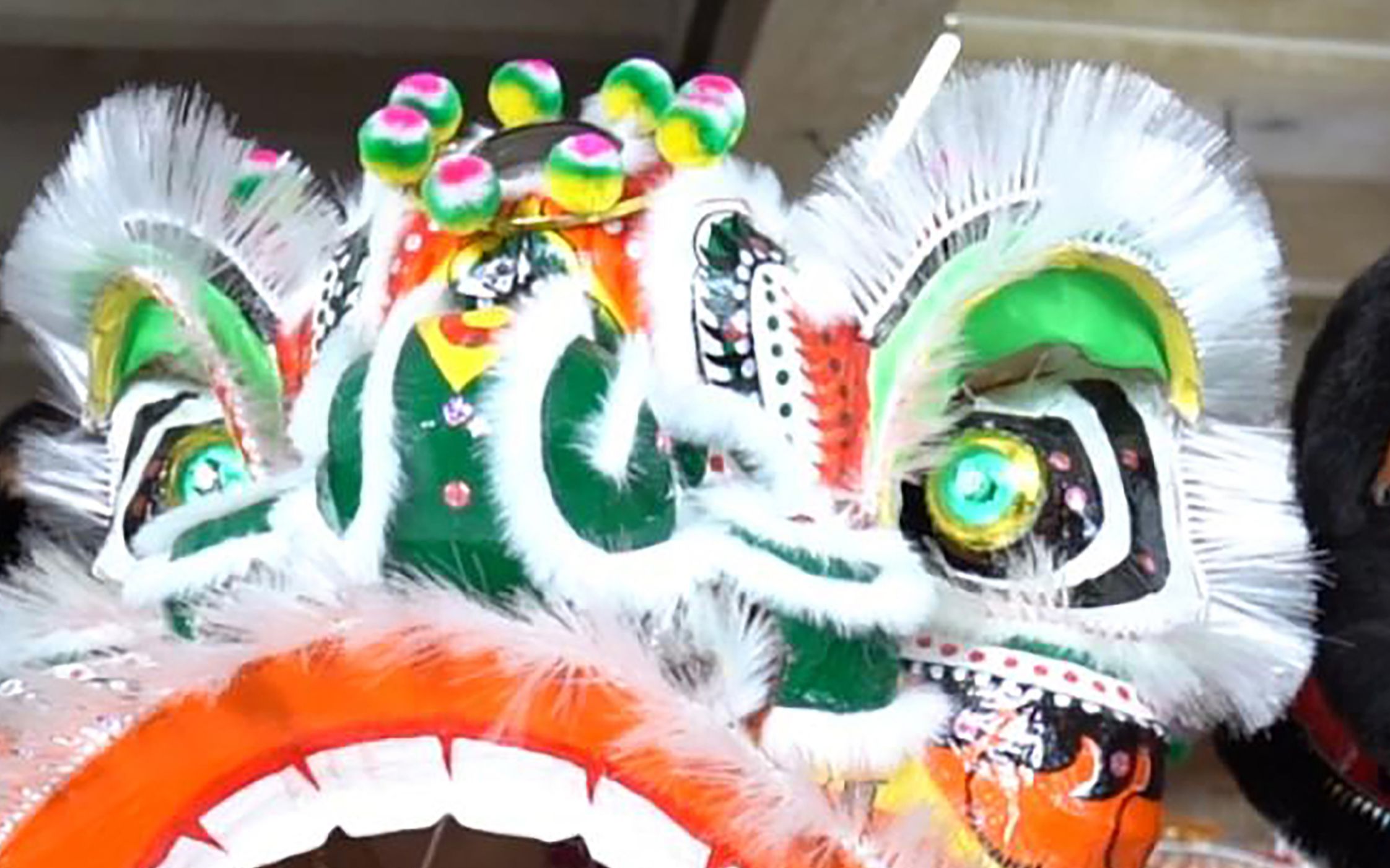 佛山彩扎狮头第三个工序写为狮头注入灵魂