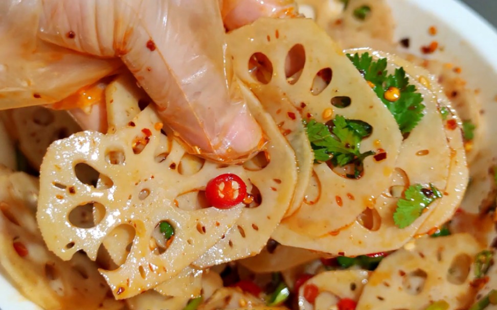 今年年夜饭的凉菜就预定这个凉拌藕片了,比肉还好吃,做法还简单