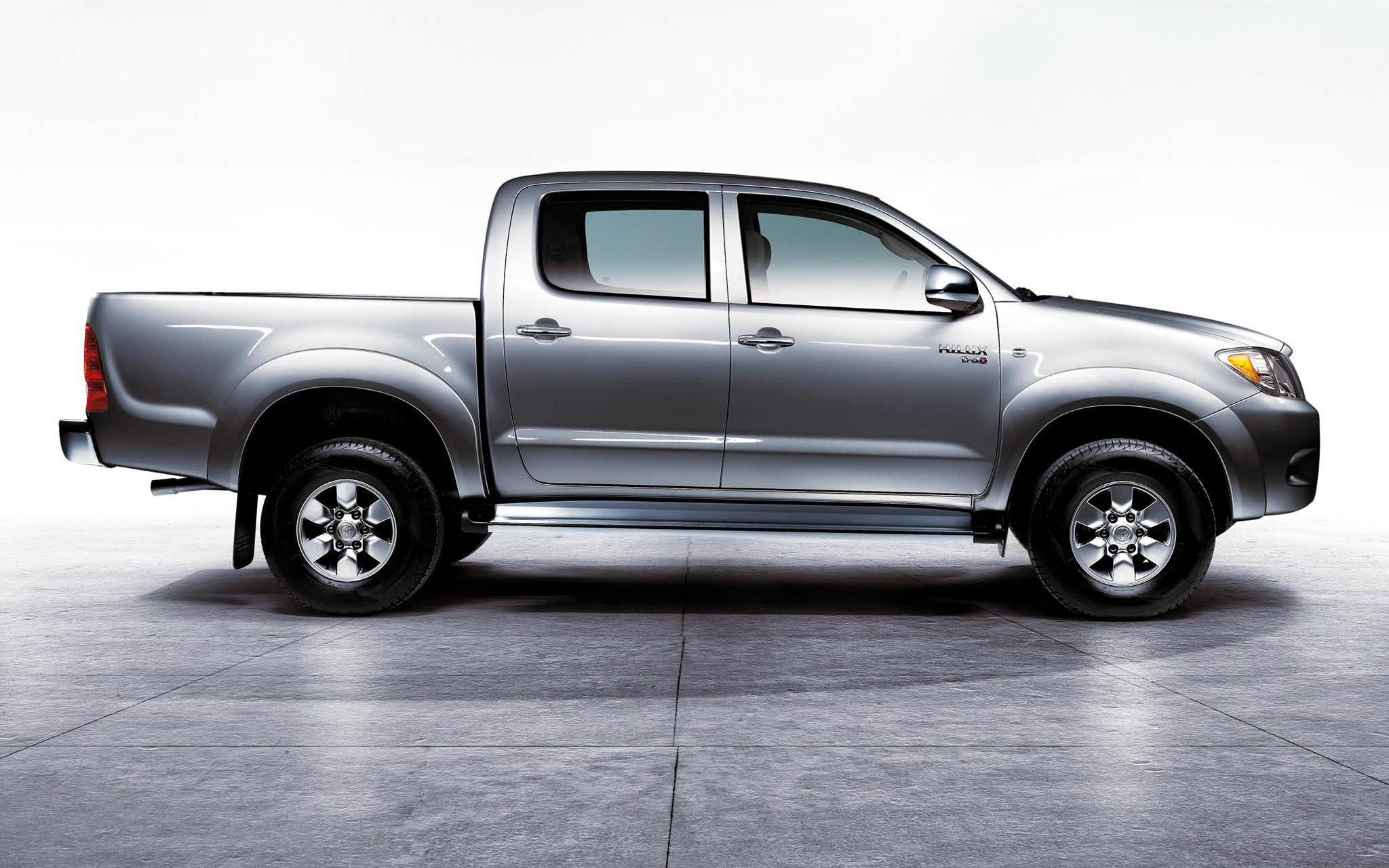 丰田第七代目海拉克斯皮卡(n70前期型),巴西区2005年电视广告