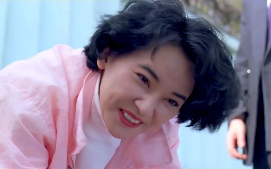 那个时候的胡慧中明明可以靠颜值却偏偏要靠实力