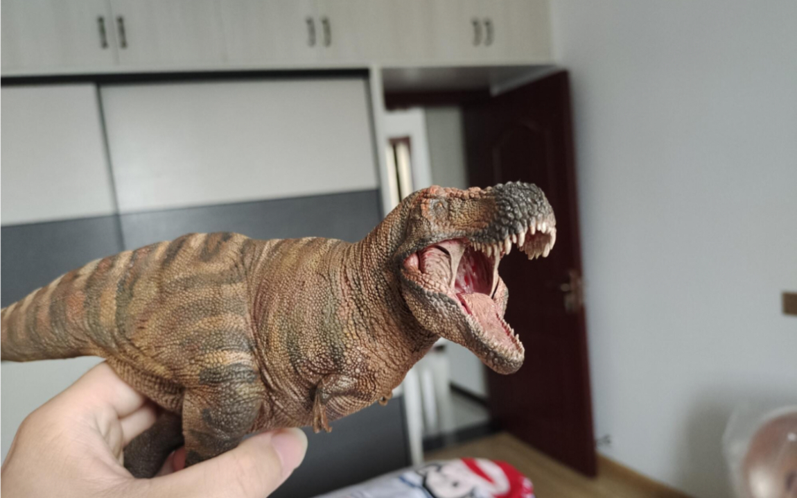 测评霸王龙威尔逊2.0两个不同涂装版本